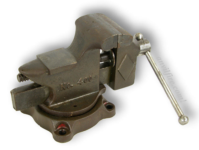 Littletown Bench Vise with integral anvil