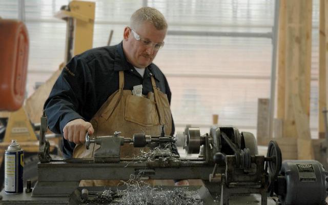 Using Craftsman 6 inch lathe.